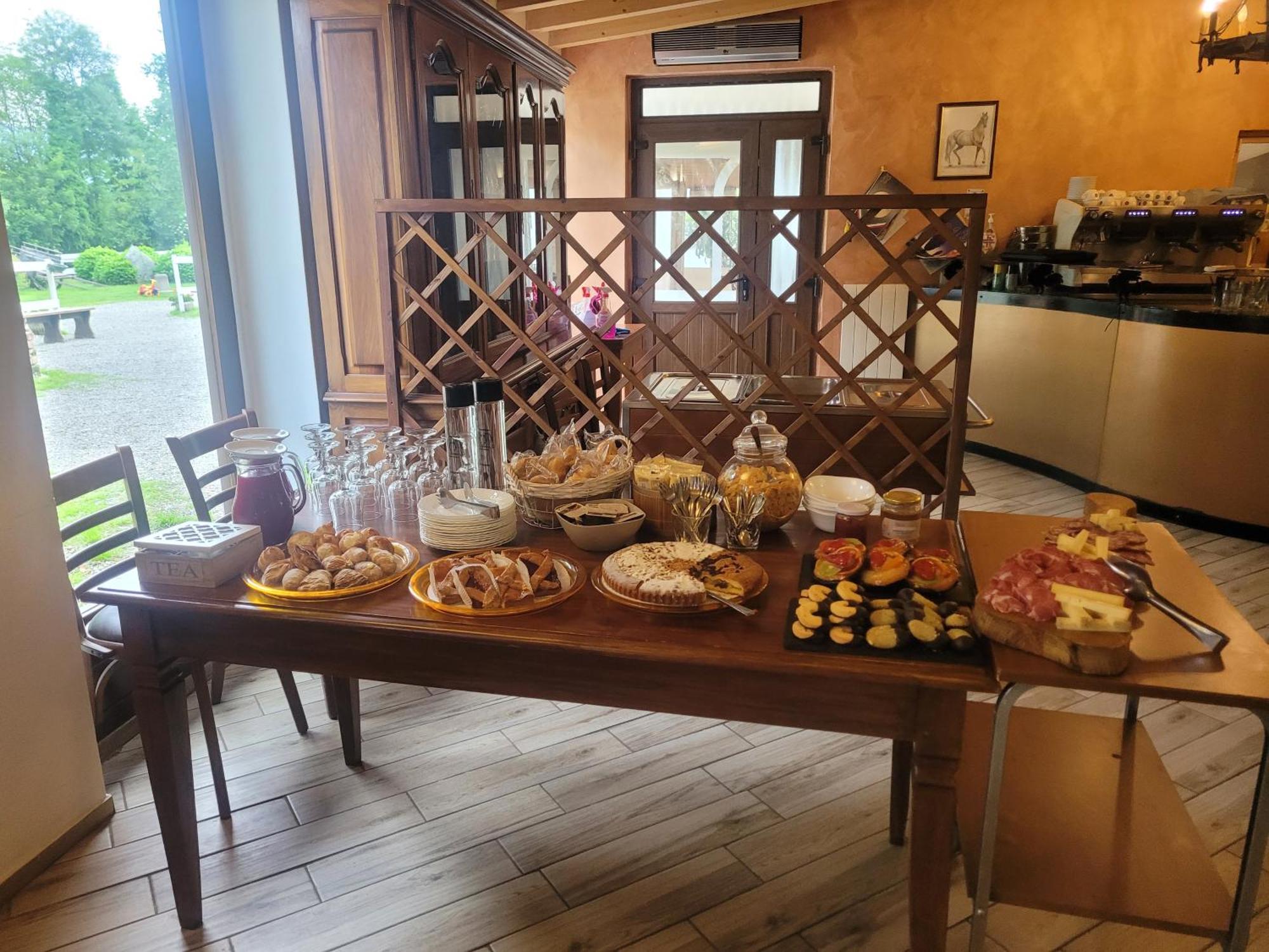 Agriturismo La Fornace Centro Ippico Como Luaran gambar