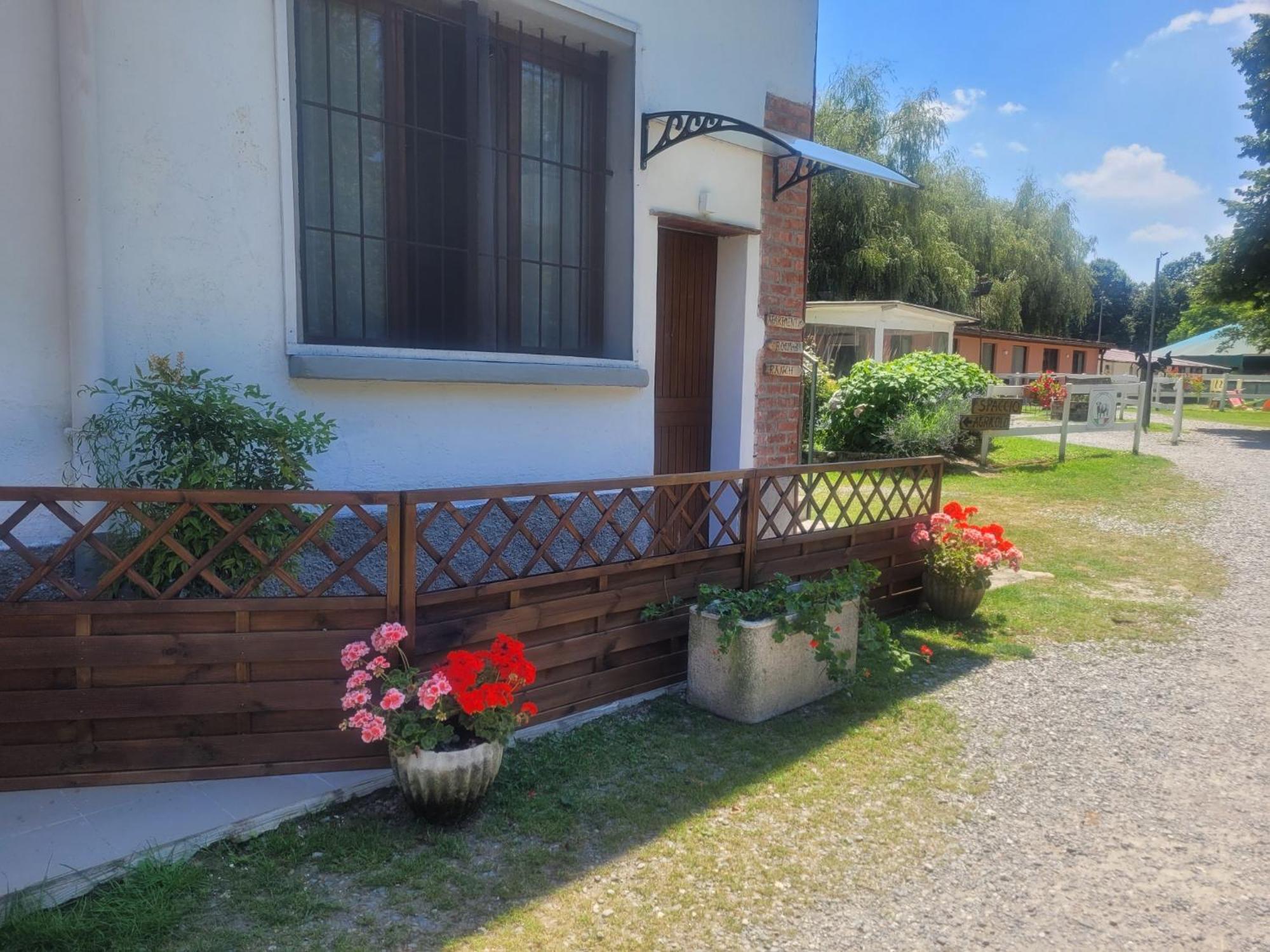 Agriturismo La Fornace Centro Ippico Villa Como Luaran gambar